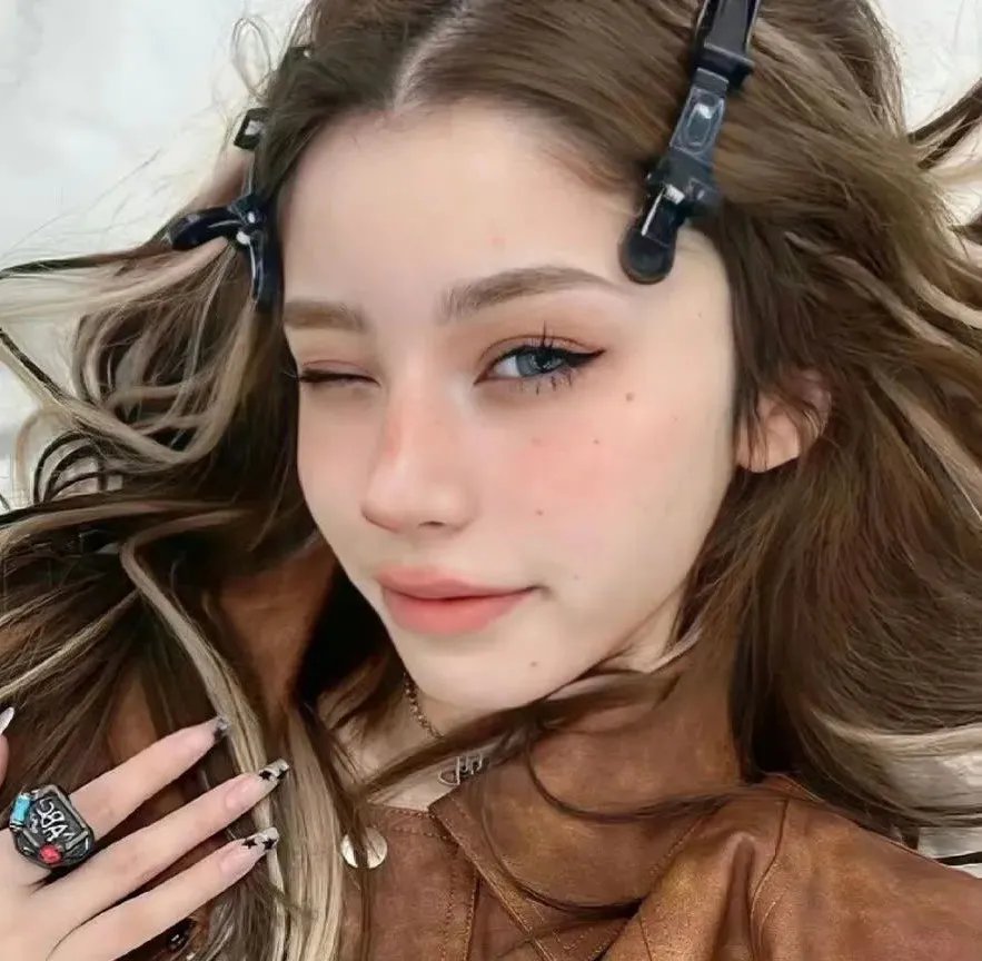 侯门离恨乱京华